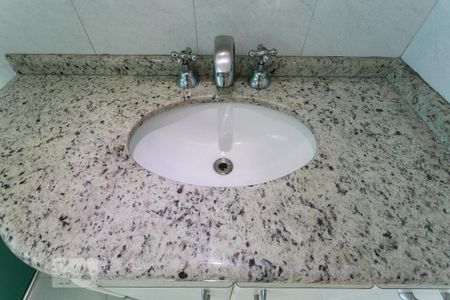 Casa para alugar com 280m², 4 quartos e 2 vagasBanheiro Social