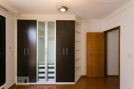 Casa para alugar com 280m², 4 quartos e 2 vagasQuarto 2