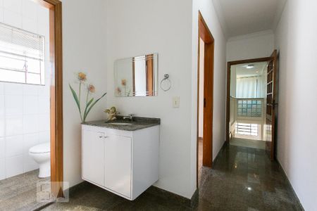 Casa para alugar com 280m², 4 quartos e 2 vagasCorredor