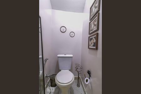 Casa à venda com 120m², 4 quartos e 2 vagasLavabo