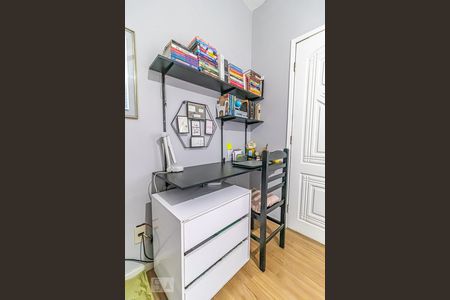 Casa à venda com 120m², 4 quartos e 2 vagasQuarto 2