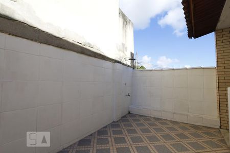 Casa de condomínio à venda com 88m², 2 quartos e 1 vagaQuintal