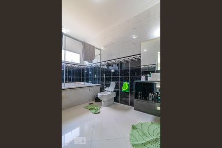 Casa à venda com 403m², 5 quartos e 4 vagasBanheiro da Suíte 3