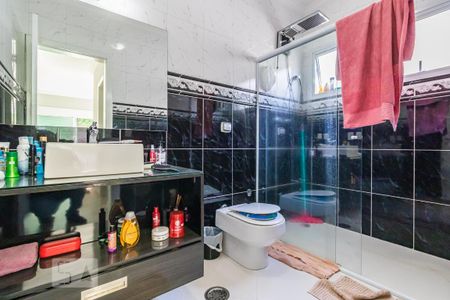 Casa à venda com 403m², 5 quartos e 4 vagasBanheiro da Suíte 2