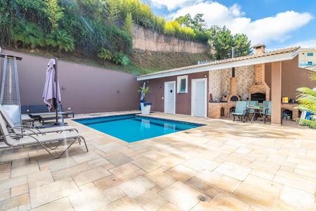 Casa à venda com 403m², 5 quartos e 4 vagasÁrea Externa