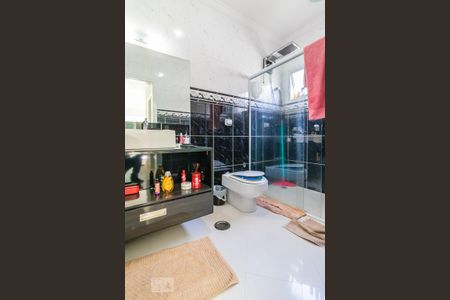 Casa à venda com 403m², 5 quartos e 4 vagasBanheiro da Suíte 2