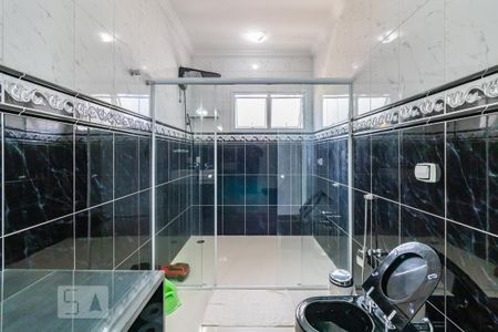 Casa à venda com 403m², 5 quartos e 4 vagasBanheiro da Suíte 1