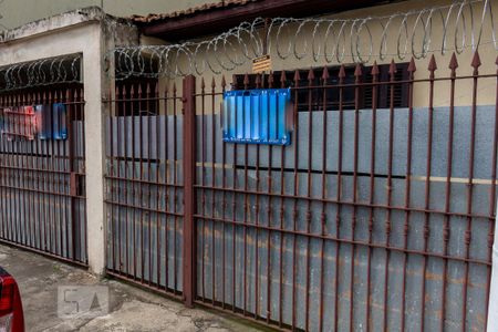Casa para alugar com 150m², 3 quartos e 1 vaga Casa para alugar com 150m², 3 quartos e 1 vagaFachada