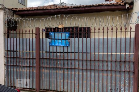 Casa para alugar com 150m², 3 quartos e 1 vaga Casa para alugar com 150m², 3 quartos e 1 vagaFachada