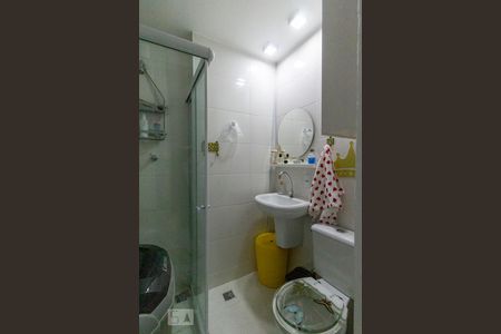 Banheiro de kitnet/studio para alugar com 1 quarto, 21m² em Centro, Rio de Janeiro