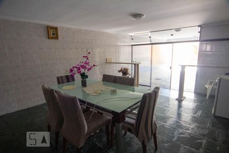 Casa à venda com 400m², 3 quartos e 5 vagasSalão