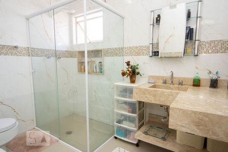 Casa à venda com 400m², 3 quartos e 5 vagasBanheiro suíte 