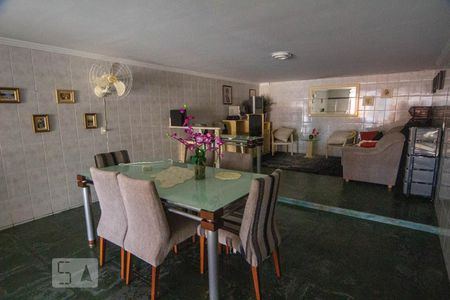 Casa à venda com 400m², 3 quartos e 5 vagasSalão 