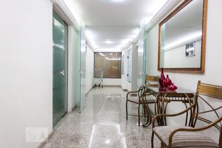 Apartamento à venda com 92m², 4 quartos e 1 vaga Apartamento à venda com 92m², 4 quartos e 1 vagaÁrea comum - Hall