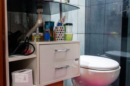 Apartamento à venda com 92m², 4 quartos e 1 vaga Apartamento à venda com 92m², 4 quartos e 1 vagaBanheiro de Serviço