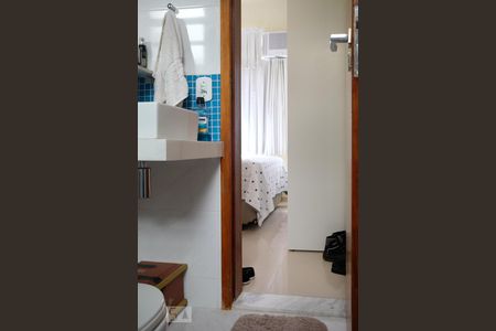 Apartamento à venda com 43m², 1 quarto e sem vagaBanheiro da Suíte