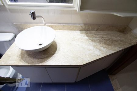 Apartamento à venda com 60m², 2 quartos e 1 vaga Apartamento à venda com 60m², 2 quartos e 1 vagaDetalhe banheiro