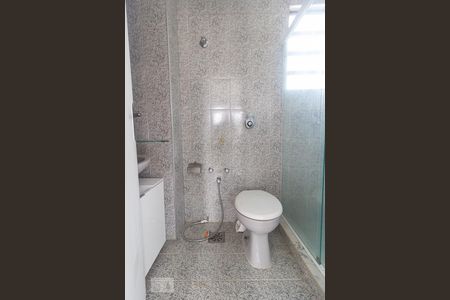 Apartamento à venda com 70m², 2 quartos e 1 vaga Apartamento à venda com 70m², 2 quartos e 1 vagaBanheiro da Suíte 2