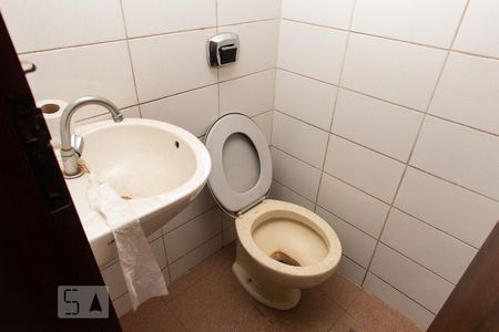 Casa à venda com 400m², 5 quartos e 6 vagasBanheiro da Sala 3