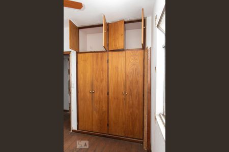 Casa à venda com 400m², 5 quartos e 6 vagasQuarto 1