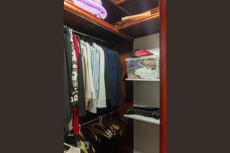 Casa à venda com 258m², 3 quartos e 4 vagasQuarto 3 - clouset