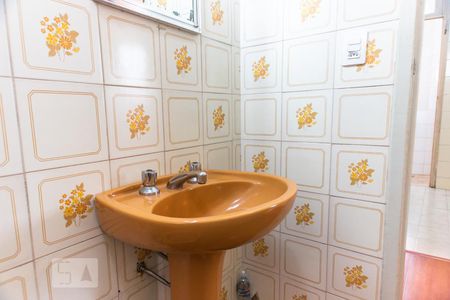 Apartamento para alugar com 70m², 2 quartos e 1 vaga Apartamento para alugar com 70m², 2 quartos e 1 vagaPia do banheiro