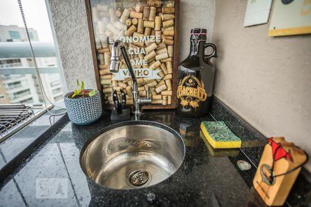 Apartamento à venda com 64m², 2 quartos e 2 vagasDetalhe - Varanda