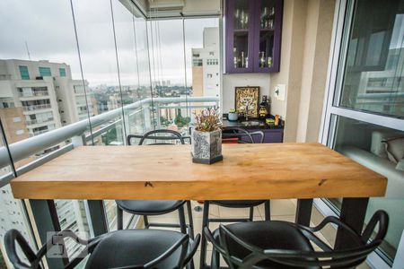 Apartamento à venda com 64m², 2 quartos e 2 vagasVaranda