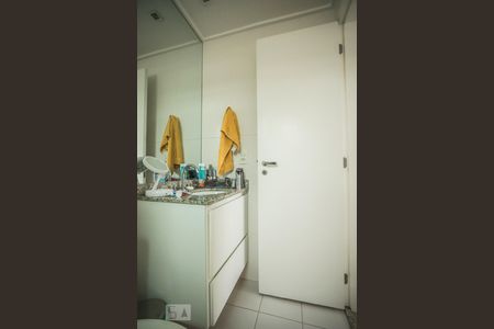 Apartamento à venda com 64m², 2 quartos e 2 vagasBanheiro - Suite