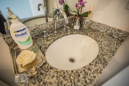 Apartamento à venda com 64m², 2 quartos e 2 vagasDetalhe - Banheiro 2