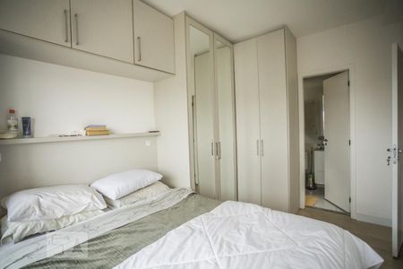 Apartamento à venda com 64m², 2 quartos e 2 vagasSuite - Armários