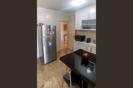 Apartamento à venda com 134m², 3 quartos e 2 vagas Apartamento à venda com 134m², 3 quartos e 2 vagasCozinha