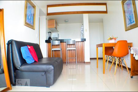 Sala de apartamento para alugar com 1 quarto, 50m² em Caminho das Árvores, Salvador