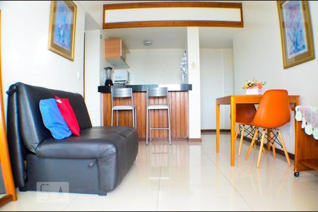 Sala de apartamento para alugar com 1 quarto, 50m² em Caminho das Árvores, Salvador