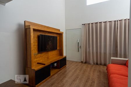 Casa para alugar com 200m², 3 quartos e 2 vagas Casa para alugar com 200m², 3 quartos e 2 vagasSala