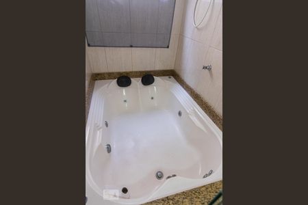 Casa para alugar com 200m², 3 quartos e 2 vagas Casa para alugar com 200m², 3 quartos e 2 vagasBanheiro da Suíte 2