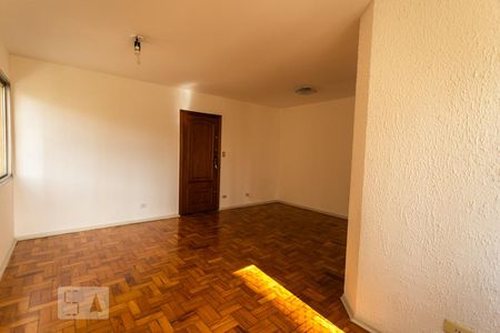 Apartamento para alugar com 78m², 2 quartos e 1 vagaSala