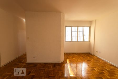Apartamento para alugar com 78m², 2 quartos e 1 vagaSala