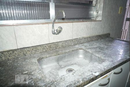 Casa à venda com 80m², 2 quartos e 1 vagaCozinha - Torneira