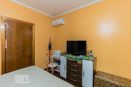 Suíte 1 de casa à venda com 5 quartos, 280m² em Vila Regina ( Zona Leste), São Paulo