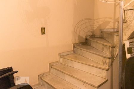 Escadas de casa para alugar com 3 quartos, 125m² em Jardim, Santo André