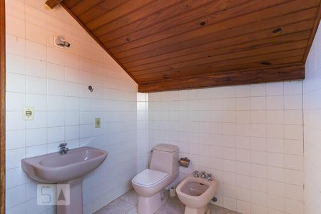 Casa à venda com 185m², 4 quartos e 1 vagaBanheiro da suíte 2