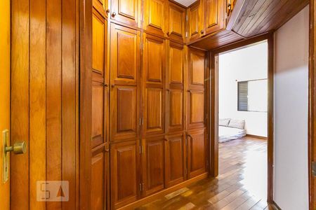 Casa à venda com 185m², 4 quartos e 1 vagaQuarto da suíte 1 - Closet