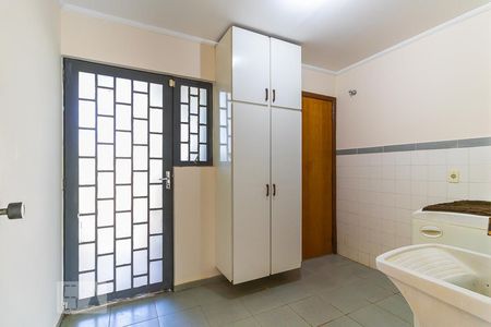 Casa à venda com 185m², 4 quartos e 1 vagaÁrea de serviço