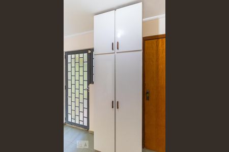 Casa à venda com 185m², 4 quartos e 1 vagaÁrea de serviço