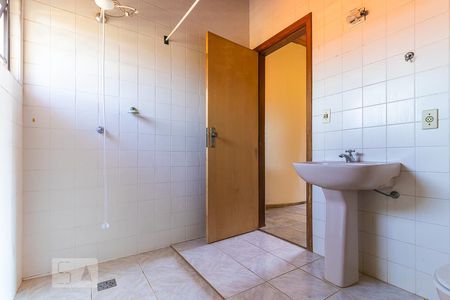 Casa à venda com 185m², 4 quartos e 1 vagaBanheiro da suíte 2