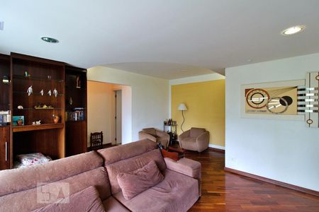 Sala de apartamento para alugar com 4 quartos, 161m² em Vila Suzana, São Paulo