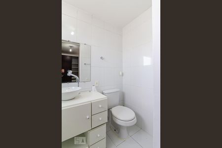 Banheiro da suíte de apartamento à venda com 1 quarto, 38m² em Indianópolis, São Paulo