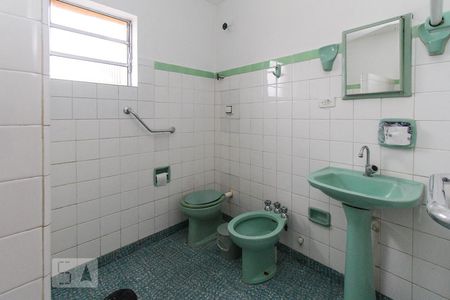 Casa à venda com 330m², 2 quartos e 1 vaga Casa à venda com 330m², 2 quartos e 1 vagaBanheiro