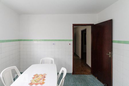 Casa à venda com 330m², 2 quartos e 1 vaga Casa à venda com 330m², 2 quartos e 1 vagaCozinha